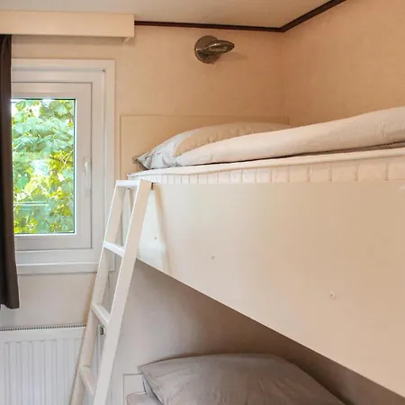 Casa de Férias Awesome In With 2 Bedrooms And Wifi